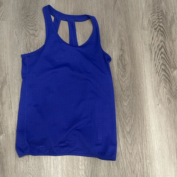 Lot of 7 Tek Gear Tanks S/ M - Picture 8 of 8